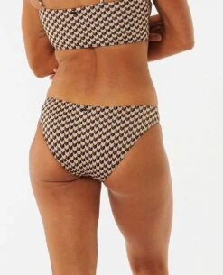 La Isla Geo Good Coverage Bikini Bottom 7 La Isla Geo Good Coverage Bikini Bottom -Wetsuits Ready 09ywsw 0090 2